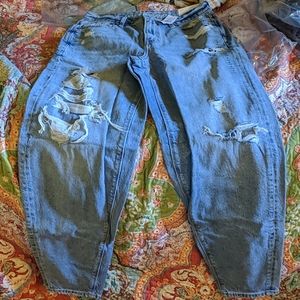 American Eagle Outfitters Mom Jean